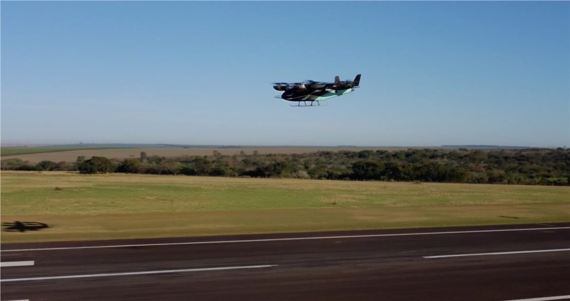 Advanced Air Mobility India, AAM India, Urban Air Mobility India, eVTOL aircraft India, electric air taxis India, electric aviation technology, air taxi services India, vertiport infrastructure India, eVTOL manufacturers India, future of urban aviation India,drone magazines in india,